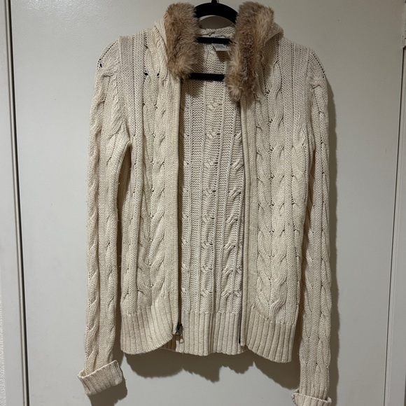 Banana Republic Sweaters - Banana Republic Cream Cable Knit Cardigan with Faux Fur Collar hoodie.